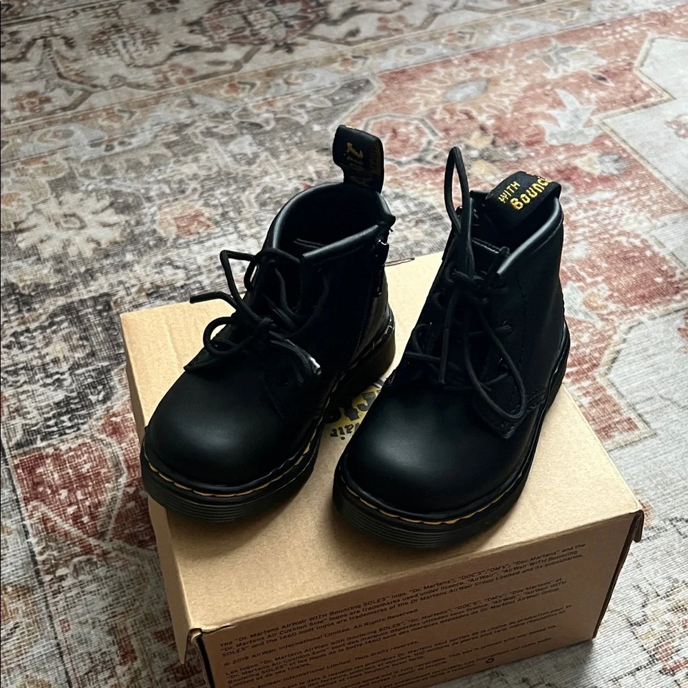 Dr. Martens (child) - Picture 2 of 4